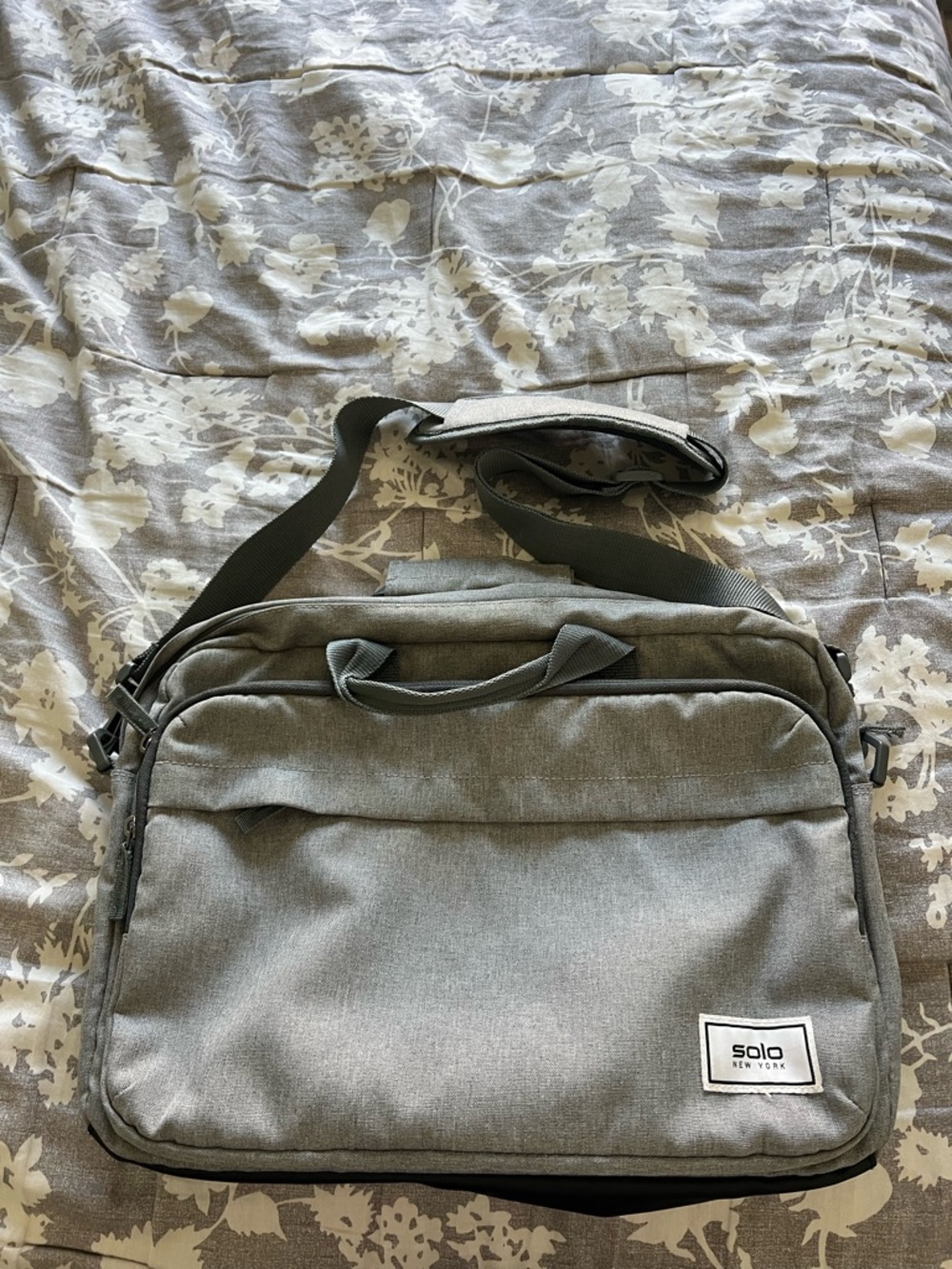solo Gray Laptop Messenger Bag
